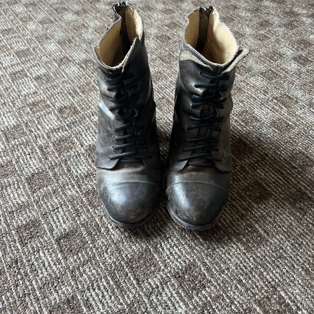 Freebird by Steve Madden Stylish Black Ankle Boots for Women